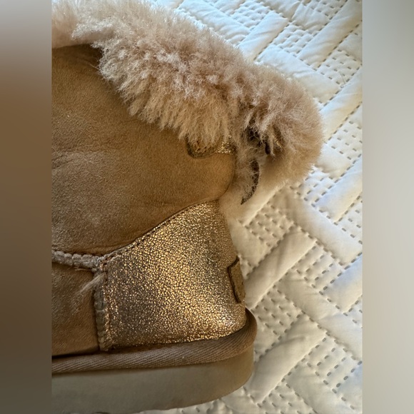 UGG CLASSIC MINI BAILEY BOW II CARIBOU SHEARLING LINED BOOTS US 7 EU 38 UK 5 - Picture 5 of 12